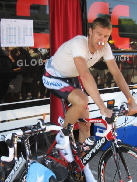 gal/Les_coureurs_au_depart_a_Strasbourg/Tour de France 2006 118.jpg